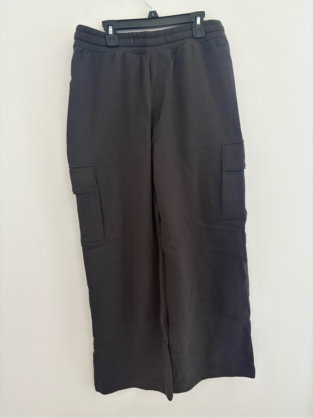 Hollister Feel Good Super Baggy Cargo Sweatpants - Picture 4 of 7
